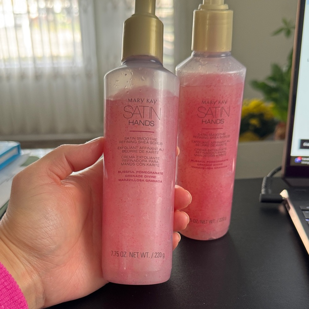 Mary Kay Satin Hands Duo refining shea scrub- Pink and Gold
